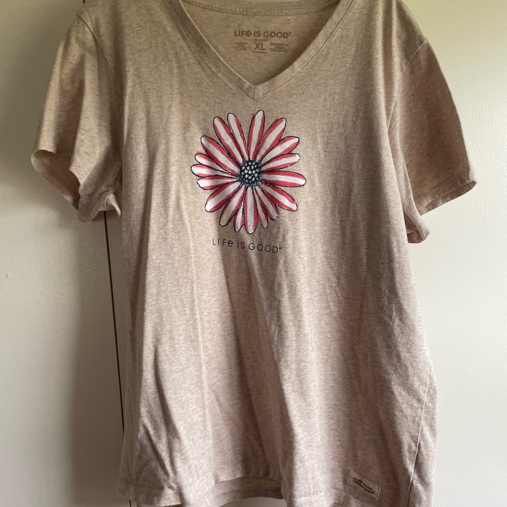 Short sleeve vee neck shirt.